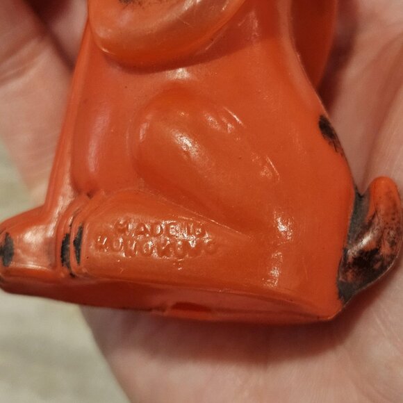 VTG 60s Red Snoopy Blowmold Figure hollow Hong Kong 4.5 inches - Crack on ear - Picture 6 of 10